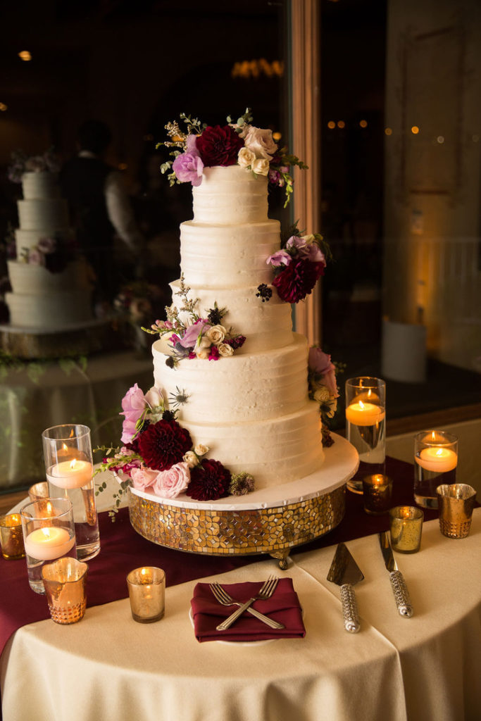 24 - Wedding Cake